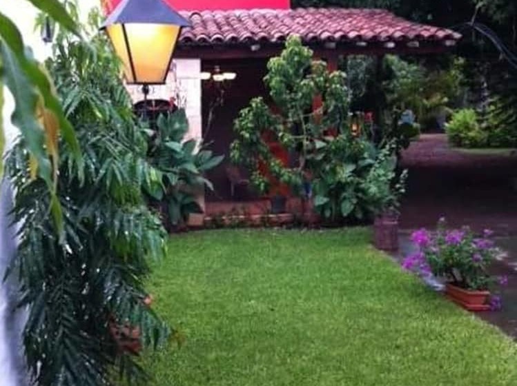 تختخواب و صبحانه Caleta