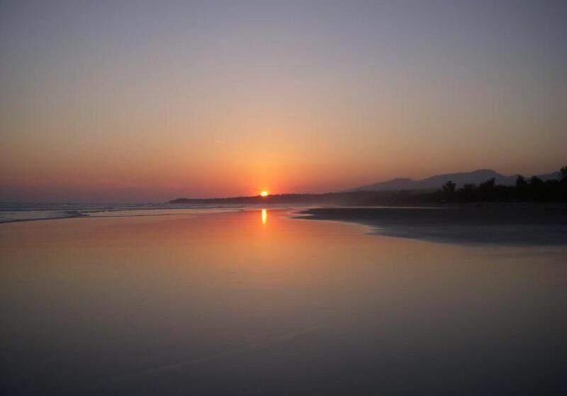 تختخواب و صبحانه Caleta