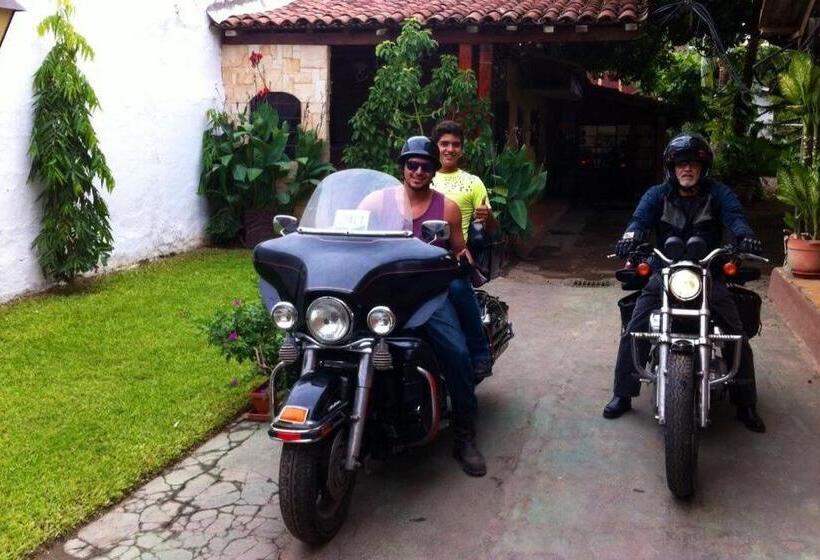 تختخواب و صبحانه Caleta