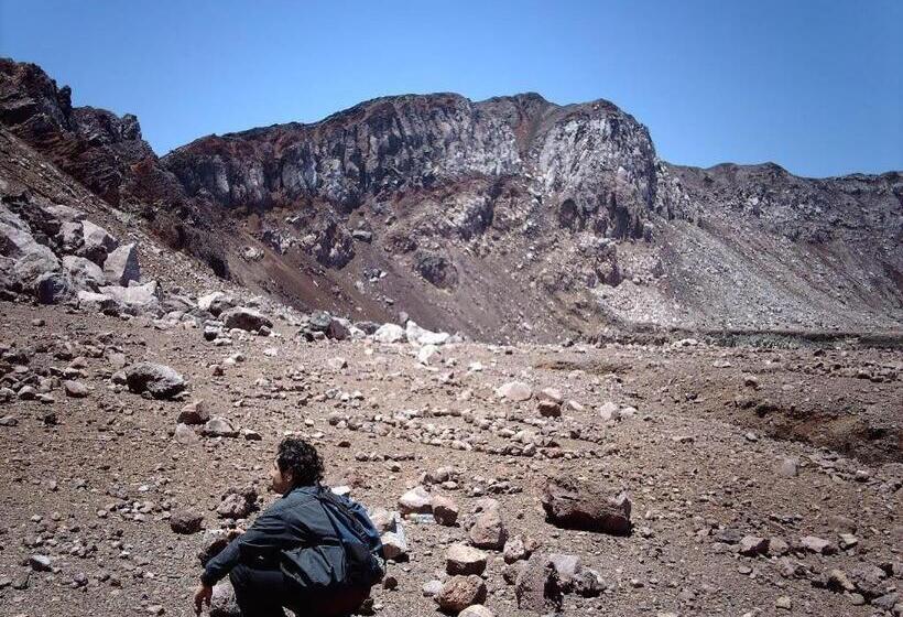 تختخواب و صبحانه Caleta