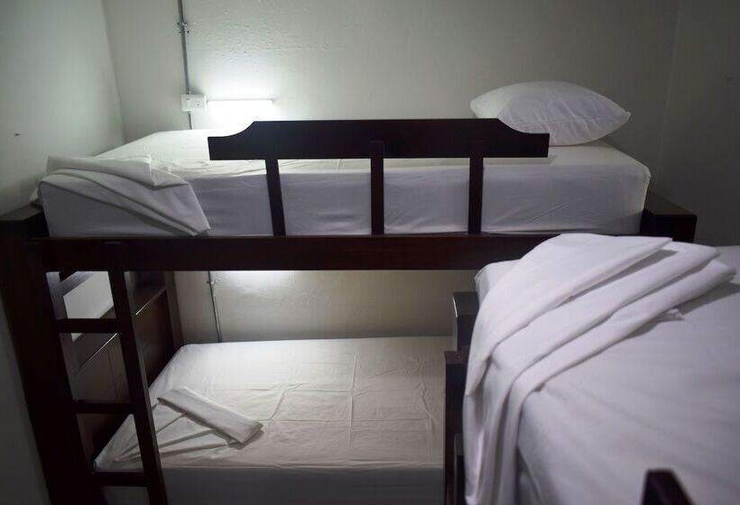 Hostal Casa Nostra Hostel