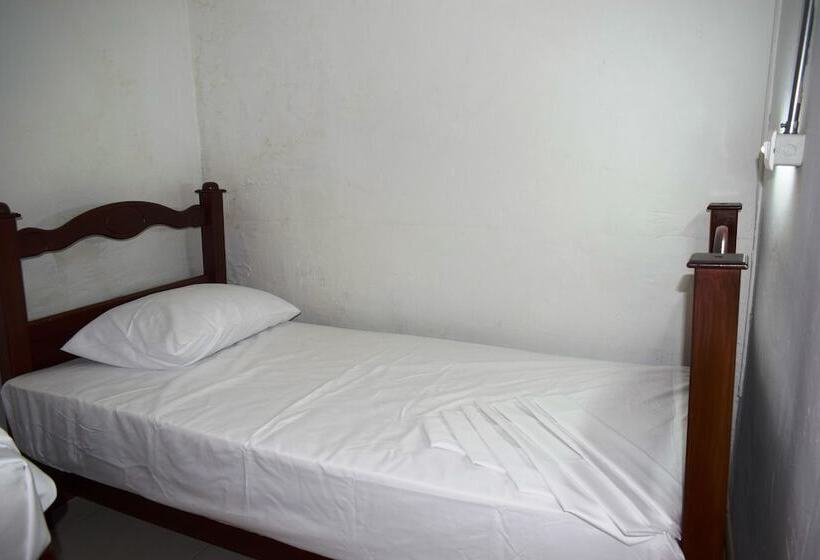 Hostal Casa Nostra Hostel