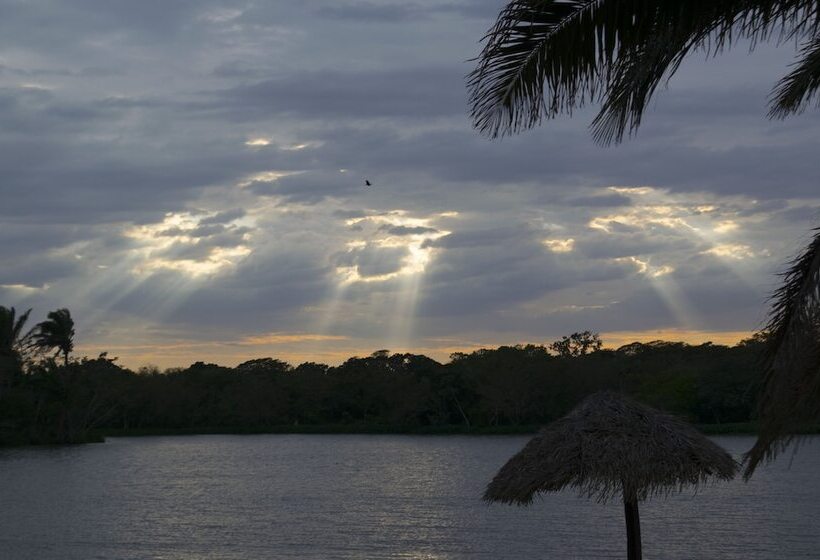 هتل Eco Resort Colpa Caranda