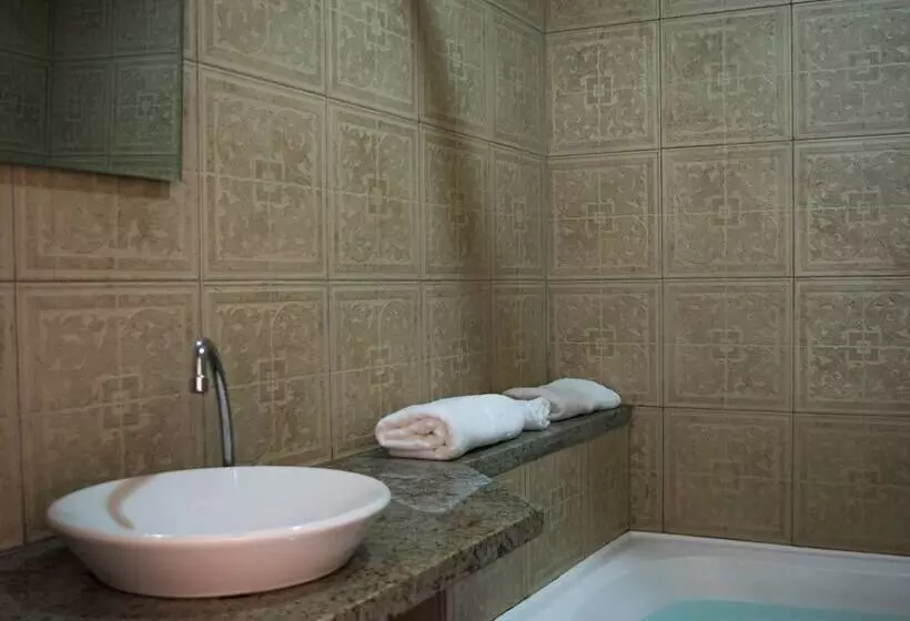 هتل Eco Resort Colpa Caranda