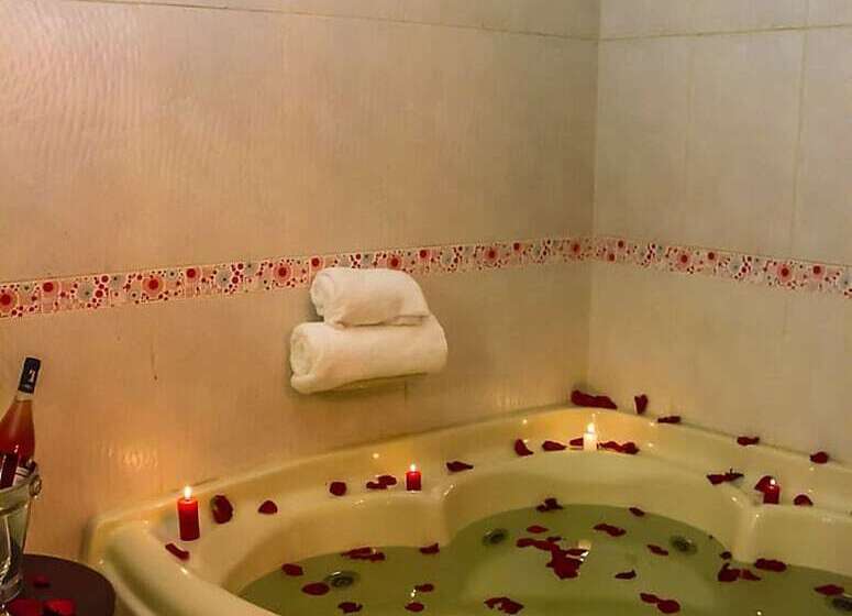 هتل Korimarka Suite