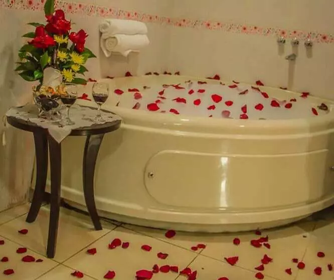 هتل Korimarka Suite