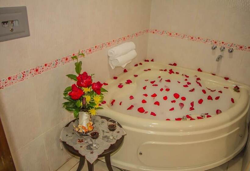 هتل Korimarka Suite