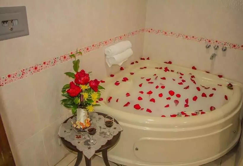 هتل Korimarka Suite