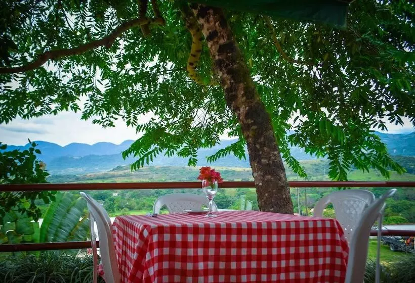 ホテル Montserrat Plaza