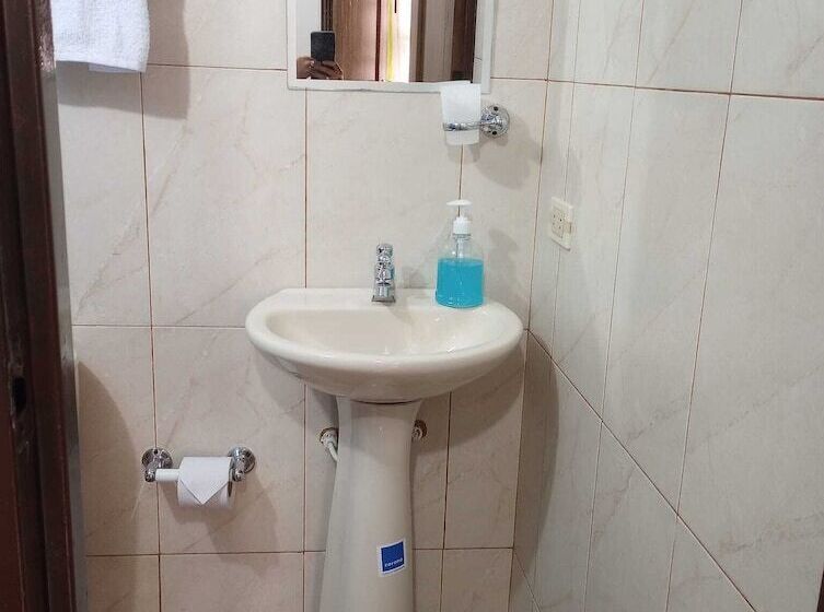 بنسيون C&s Habitaciones