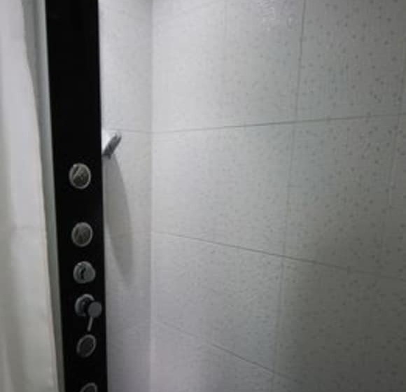 פנסיון Lux Suites