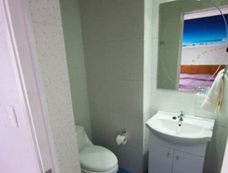 פנסיון Lux Suites