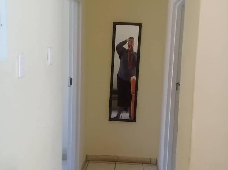 پانسیون The Hive Guest House