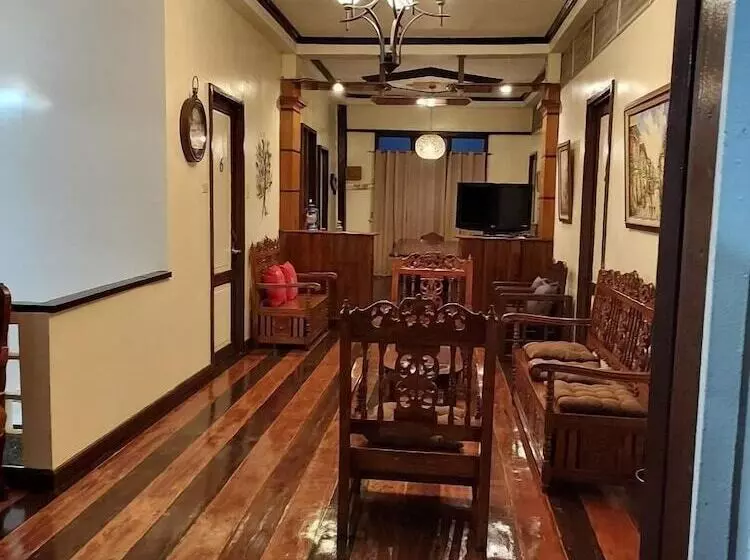 Majatalo Tops Lodging House