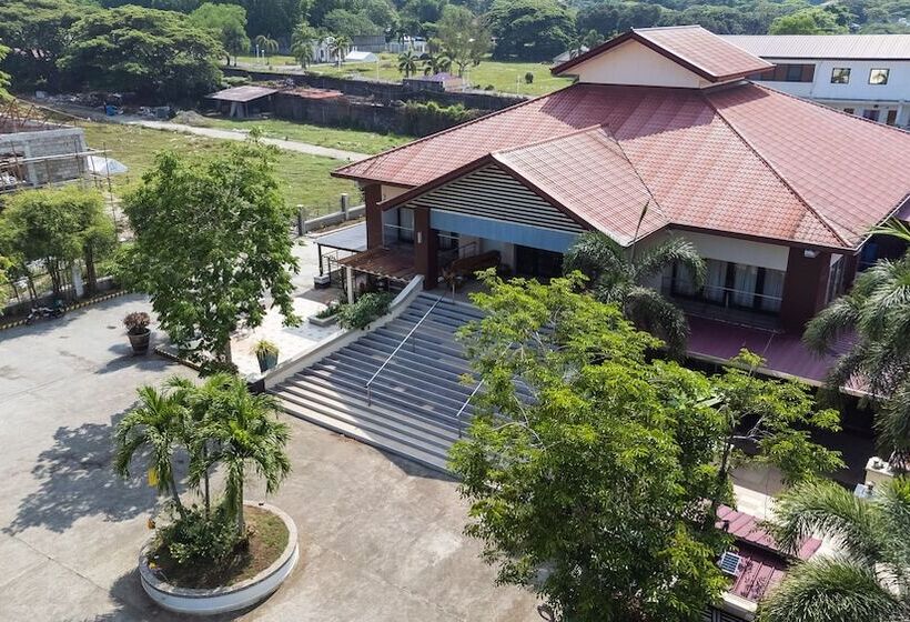 Quezon Premier Hotel Candelaria