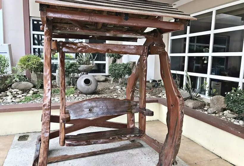 Quezon Premier Hotel Candelaria