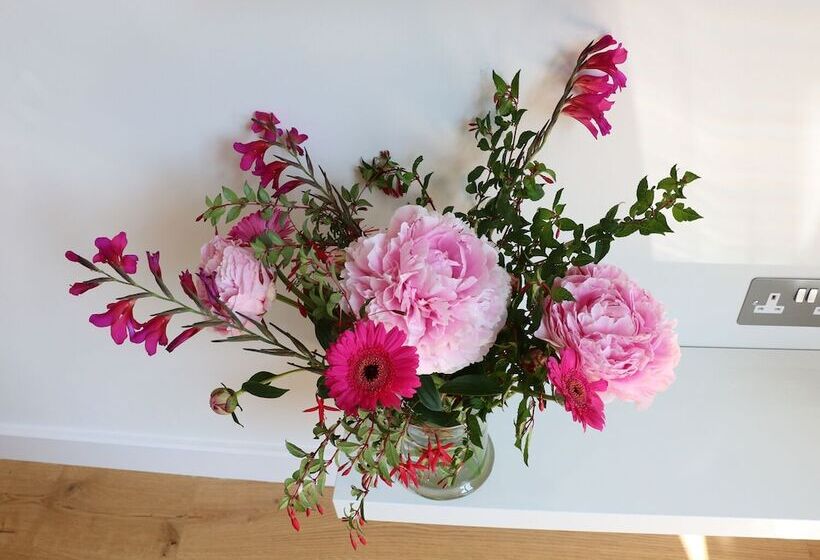 The Loft At Lucott House