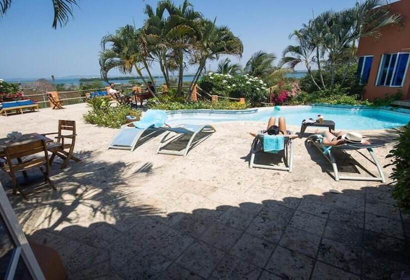 Urantia Boutique Hostel