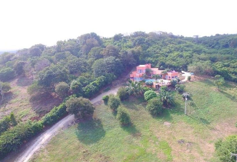 Urantia Boutique Hostel