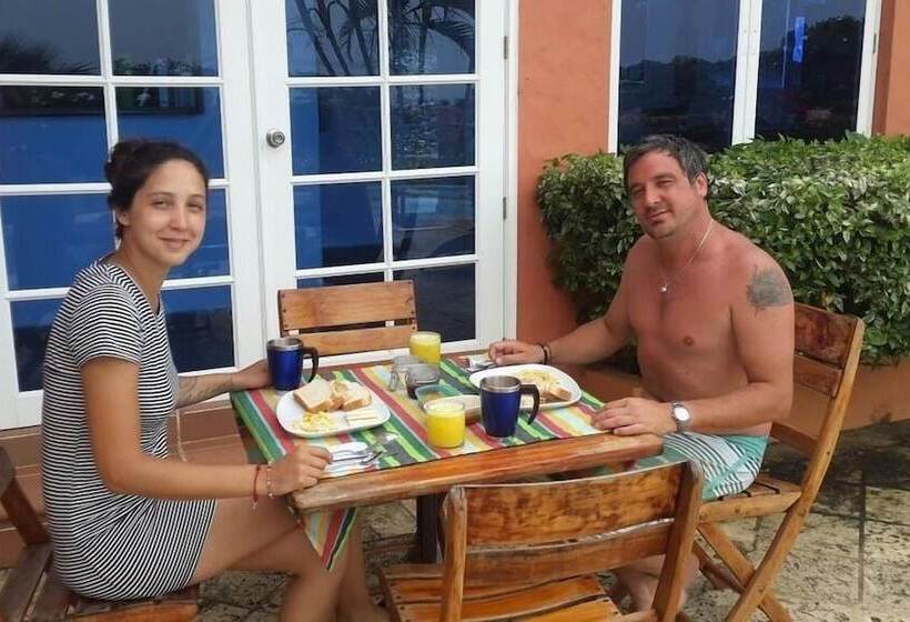 Urantia Boutique Hostel