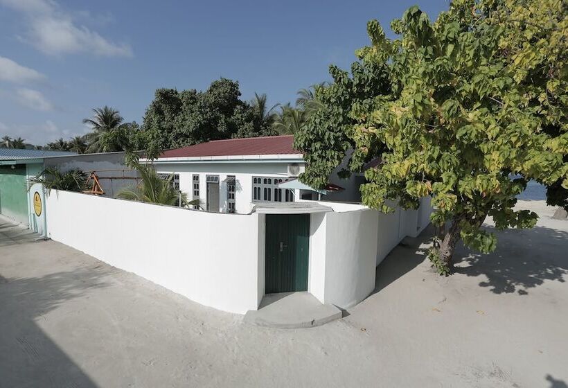 تختخواب و صبحانه Ungoofaaru Inn