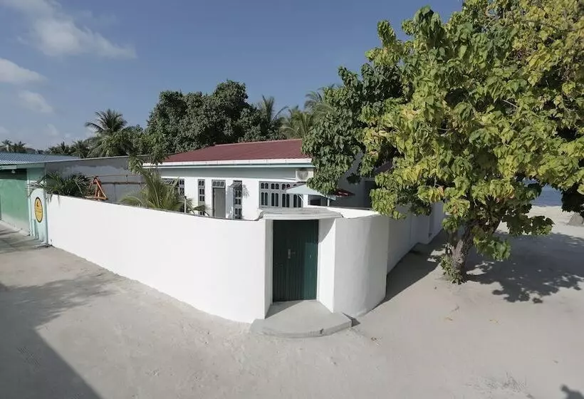تختخواب و صبحانه Ungoofaaru Inn