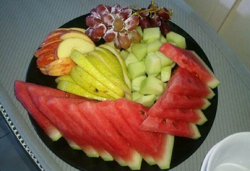 تختخواب و صبحانه Ungoofaaru Inn