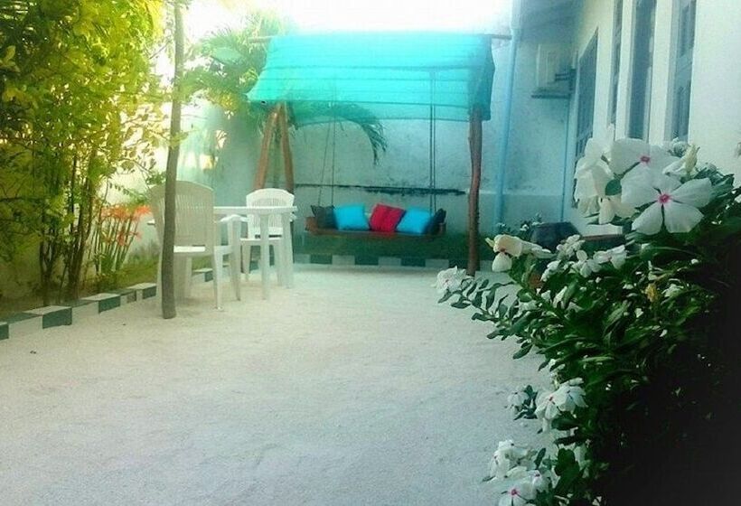 تختخواب و صبحانه Ungoofaaru Inn