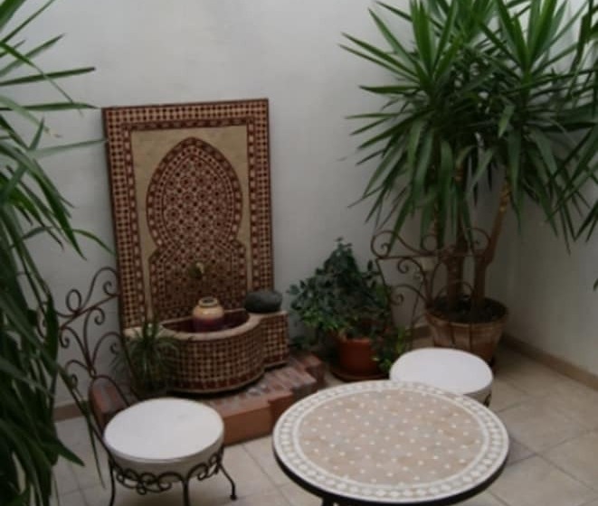 مسافرخانه Fenix