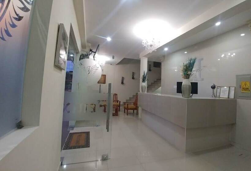 مسافرخانه Fenix