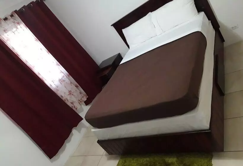 هتل Personal Touch Studio