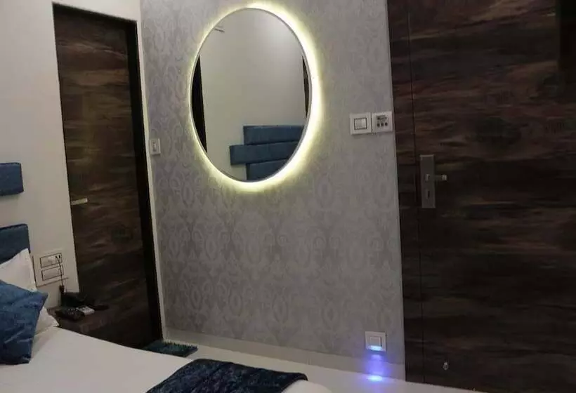 هتل Room Maangta 218   Thane East