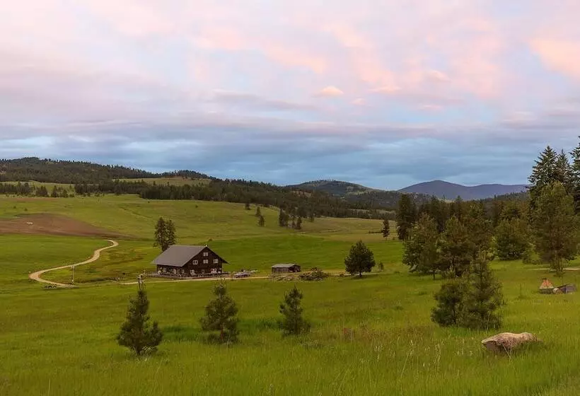 Maaseutuhotelli Eden Valley Guest Ranch