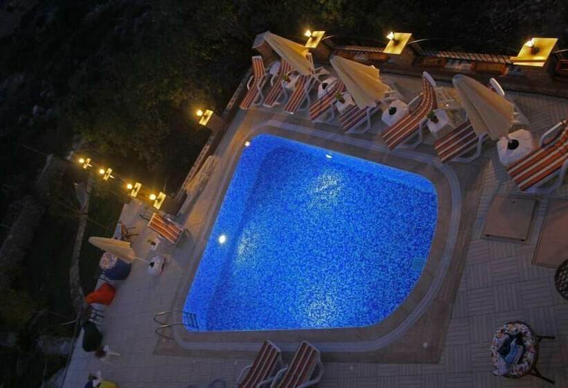 ホテル Selimiye Saklibahce