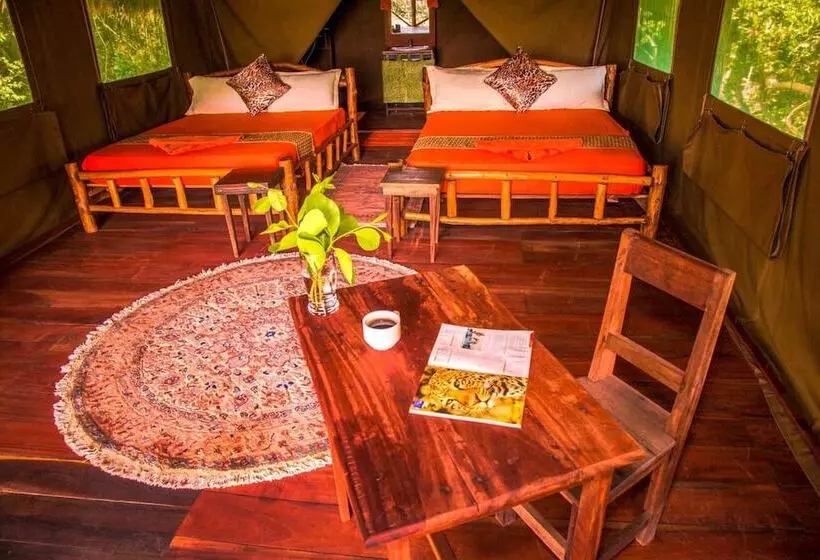 ホテル Selous Butembo Tented Lodge Lotus