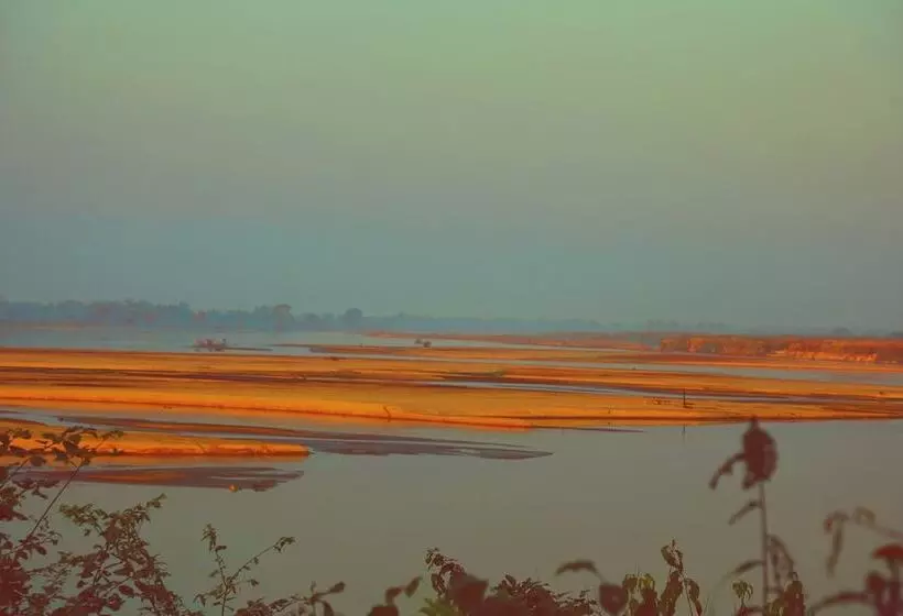 ホテル Selous Butembo Tented Lodge Lotus