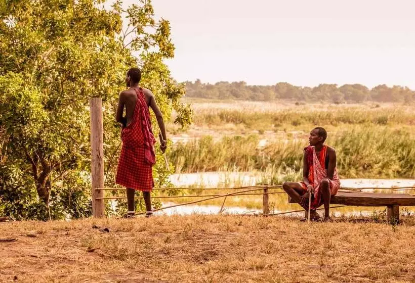 ホテル Selous Butembo Tented Lodge Lotus