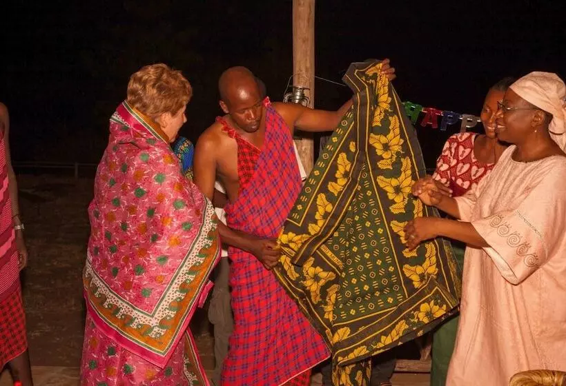 ホテル Selous Butembo Tented Lodge Lotus