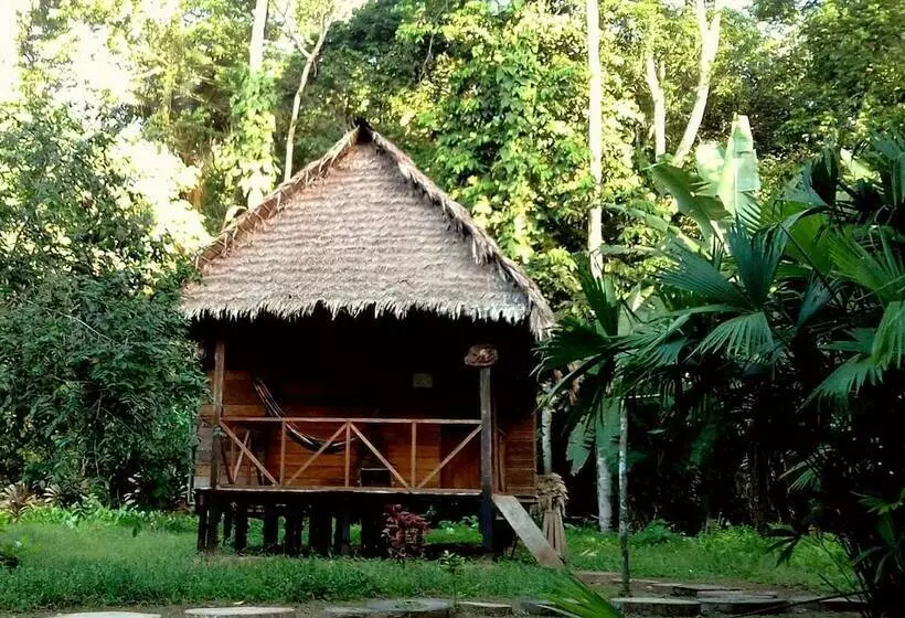 ホテル Tambopata Trek