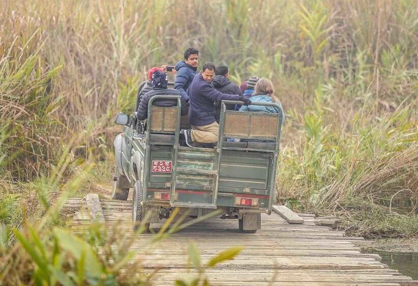 هتل Temple Tiger Green Jungle Resort