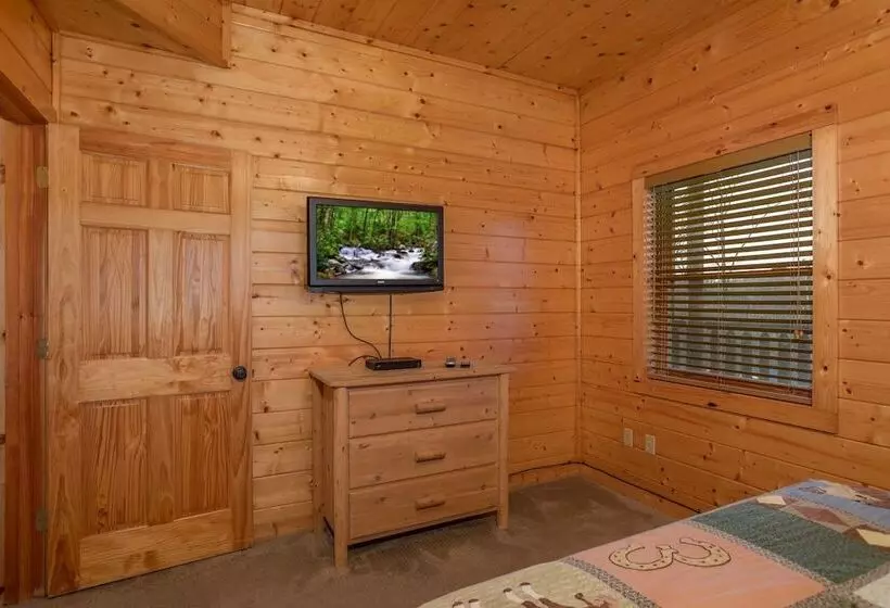 Luxurious Nine Bears Home Minutes Away To Gatlinburg By Redawning