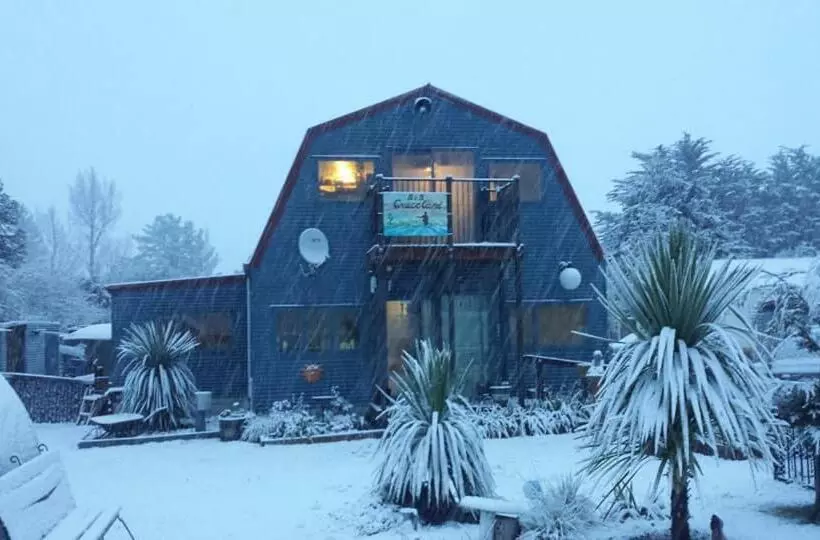 Majatalo Graceland B&b