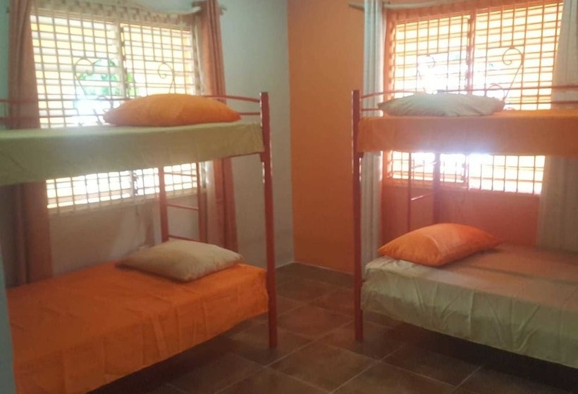 پانسیون Halo & Isaiah S Guesthouse & Hostel