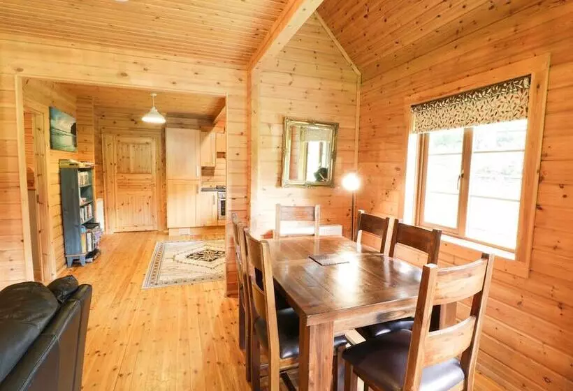 Sunset Lodge 6