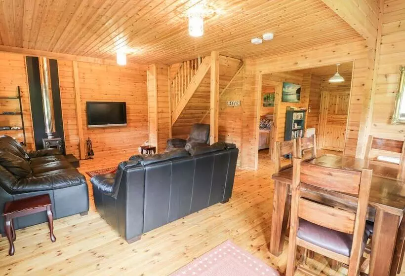 Sunset Lodge 6