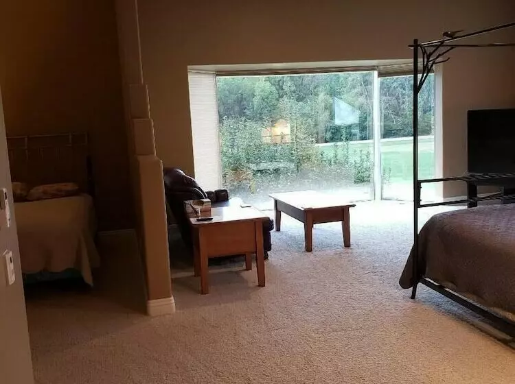 Aamiaismajoitus (B&B) Mill Creek Gardens