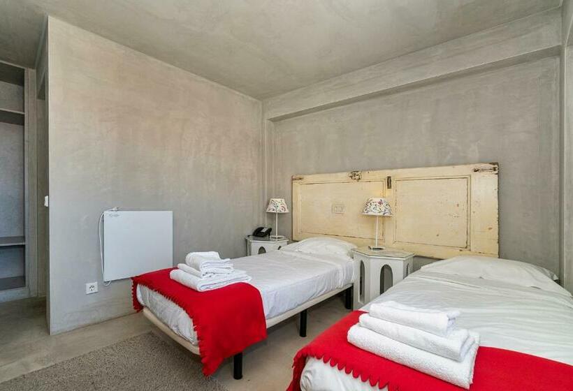 Bed and Breakfast N1 Hostel Apartments & Suites