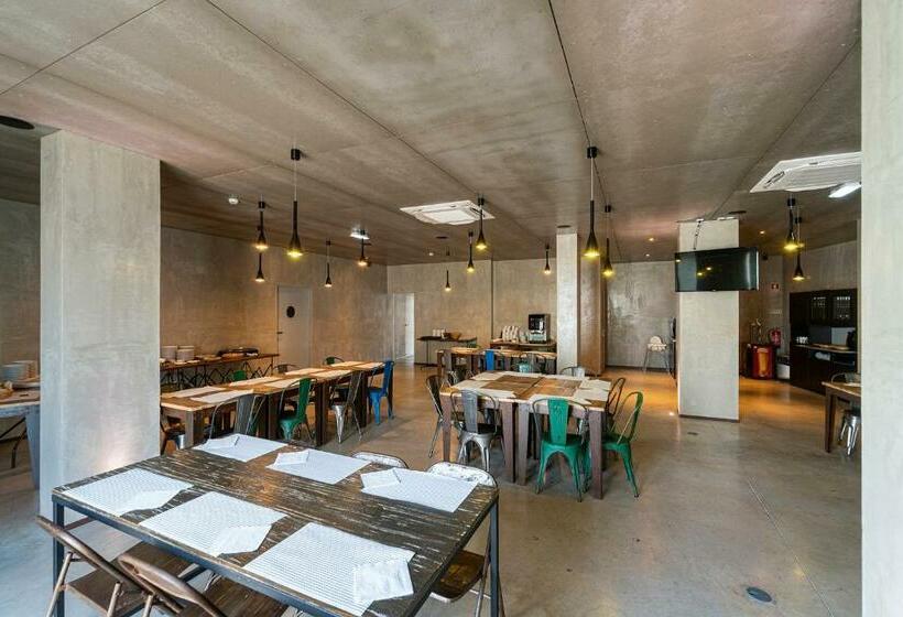 Bed and Breakfast N1 Hostel Apartments & Suites