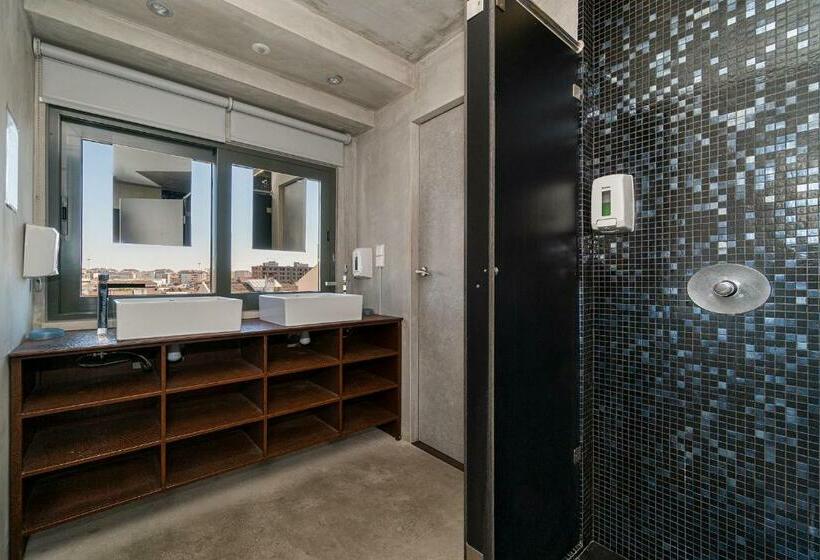 Bed and Breakfast N1 Hostel Apartments & Suites