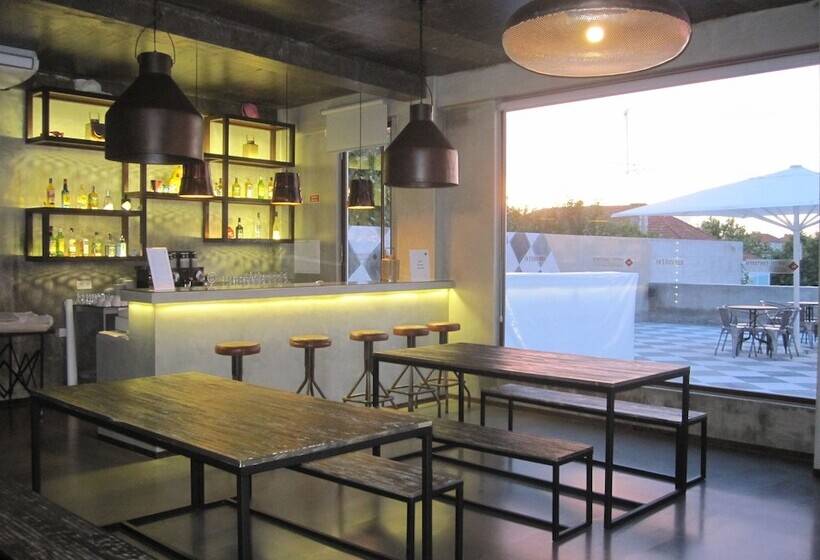 Bed and Breakfast N1 Hostel Apartments & Suites